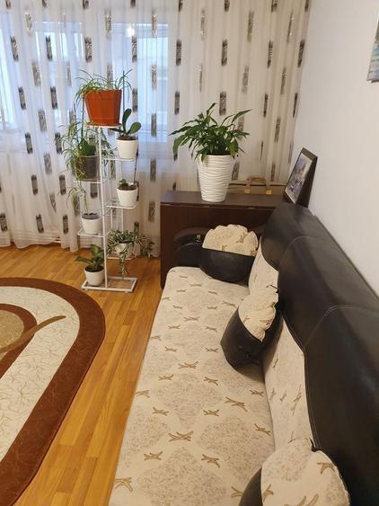 Apartament cu 3 camere decomandat în Tineretului