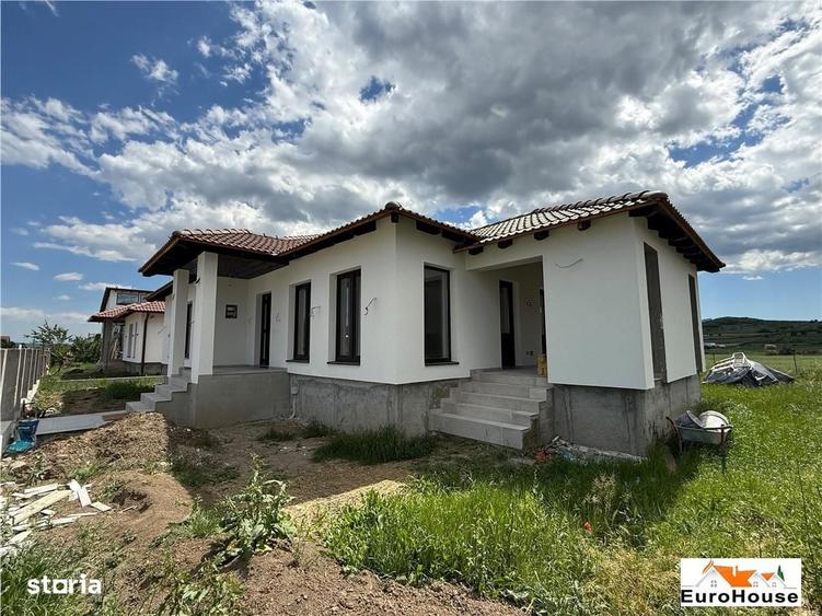 Casa de vanzare pe un nivel in Sard - 3