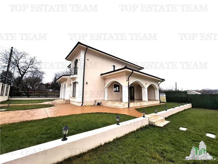 Casă individuală cu 5 camere cu Canalizare în Central