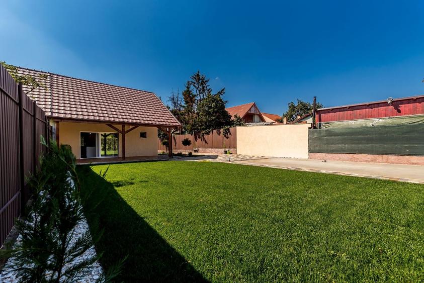 Casă individuală cu 4 camere cu Canalizare în Aradul Nou