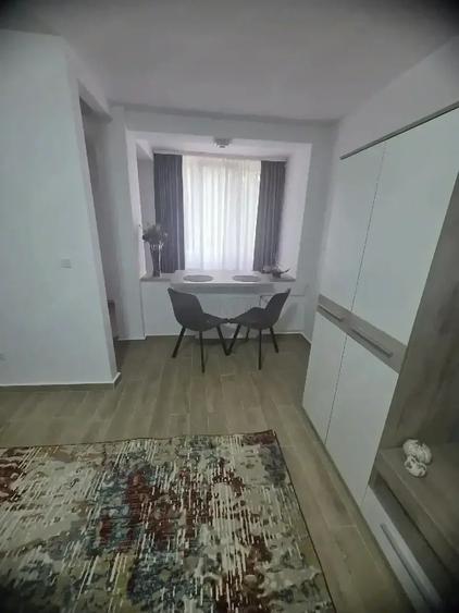 Garsonieră decomandată în Rogerius