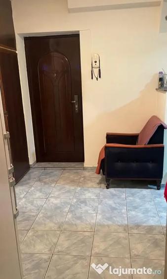 Apartament cu 2 camere semidecomandat în Crângași