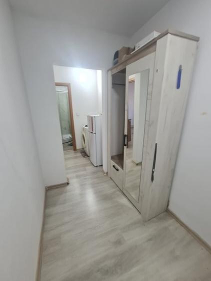 Garsonieră decomandată în Granit