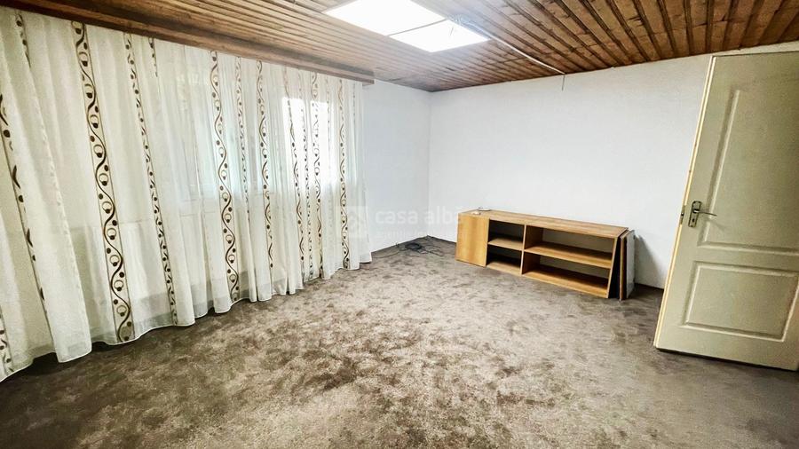 Casă individuală cu 12 camere decomandat cu Canalizare în Sărărie