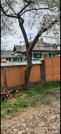 Casă cu 3 camere în Dulcești