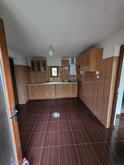 Casă individuală cu 4 camere cu Teren 1700 Mp în Vârtoapele de Jos