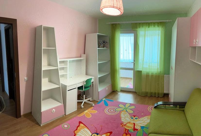 Apartament cu 3 camere decomandat, mobilat în Central