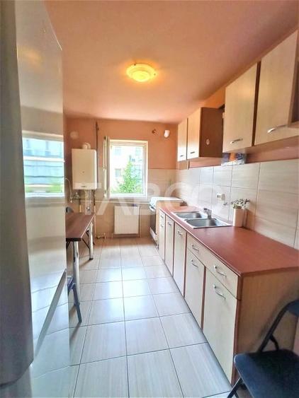 Apartament cu 4 camere decomandat în Central