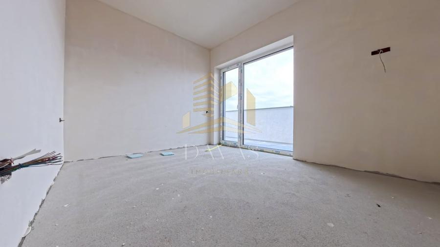 Apartament cu 3 camere semidecomandat în Baciu