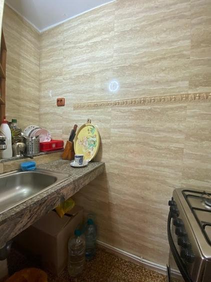 Apartament cu 3 camere semidecomandat, mobilat în Găvana