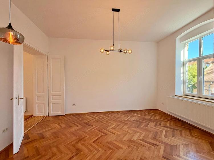 Apartament cu 3 camere semidecomandat în Bălcescu