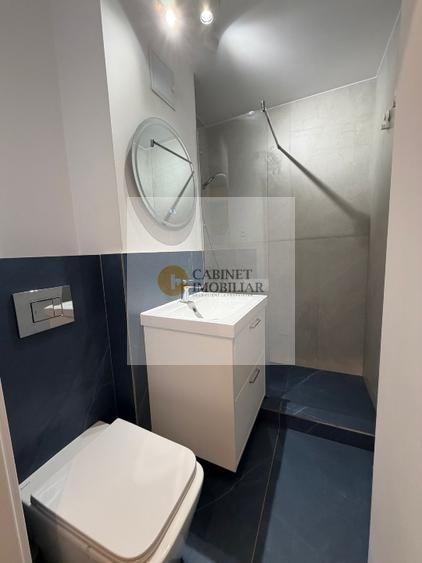 Apartament cu 2 camere decomandat, mobilat în P-ța Victoriei