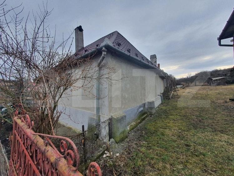 Casă individuală cu 3 camere cu Garaj în Periferie