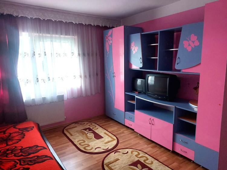 Apartament cu 3 camere decomandat, mobilat în Nord