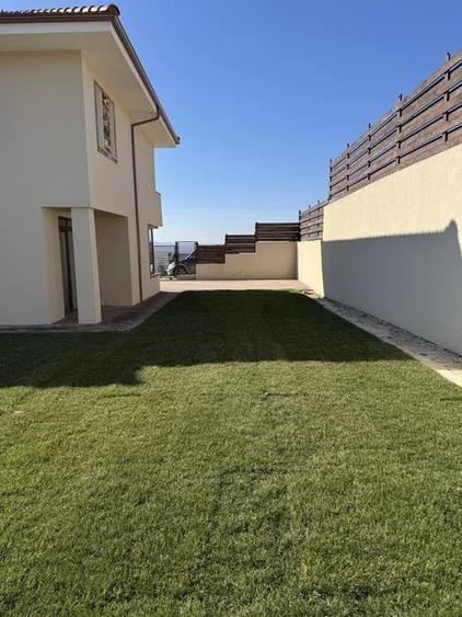 Duplex cu 4 camere cu Canalizare în Dezmir