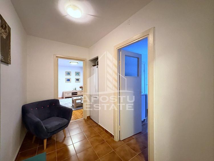 Apartament cu 3 camere semidecomandat, mobilat în Circumvalațiunii