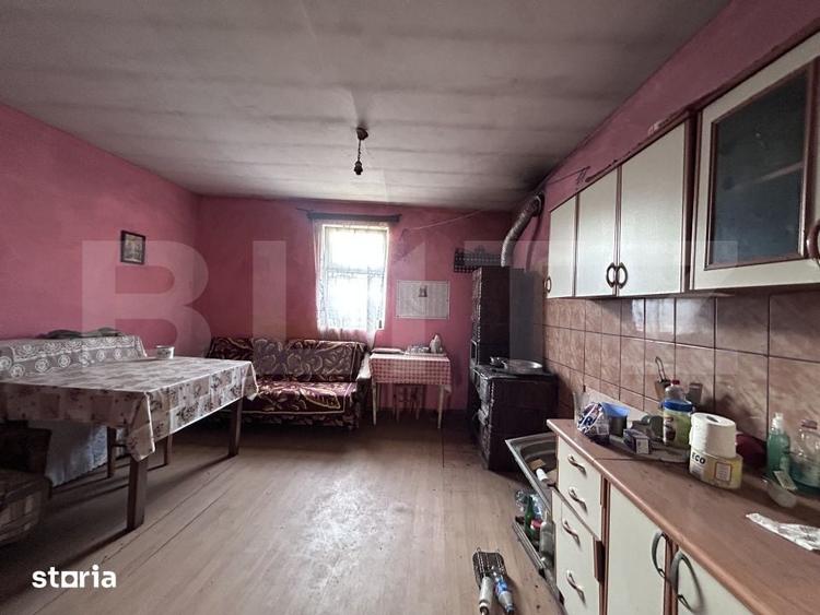 Casă cu 4 camere cu Teren 2000 Mp în Mărișelu