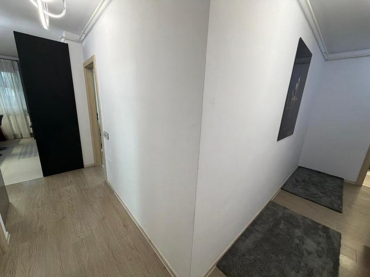 Apartament cu 3 camere semidecomandat, mobilat în Gheorgheni