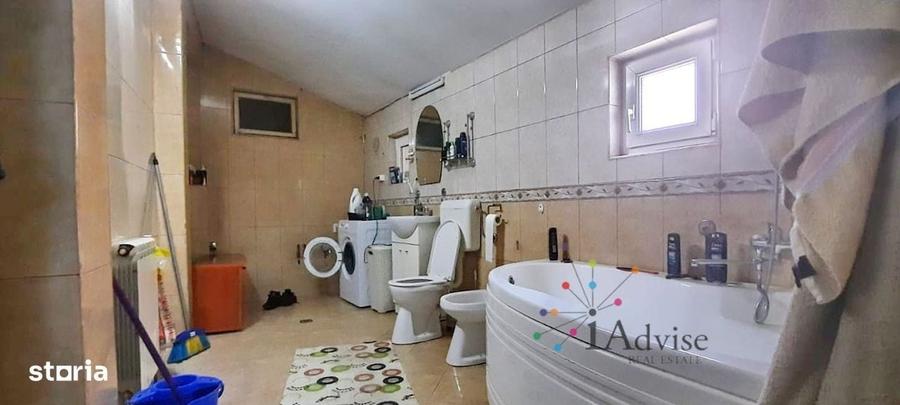 Casa deosebita cu spatiu comercial Rasnov - 10