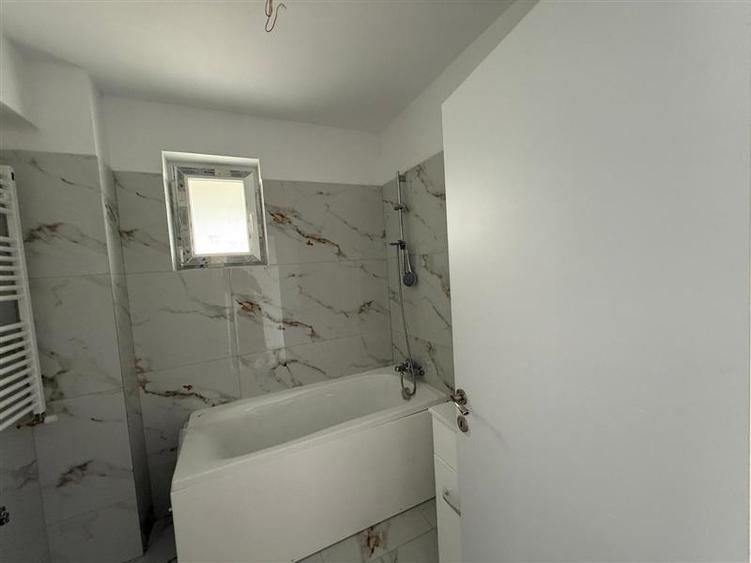 Apartament cu 2 camere decomandat în Berceni