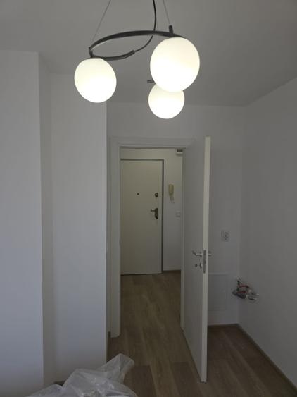 Apartament cu 2 camere decomandat în P-ța Victoriei