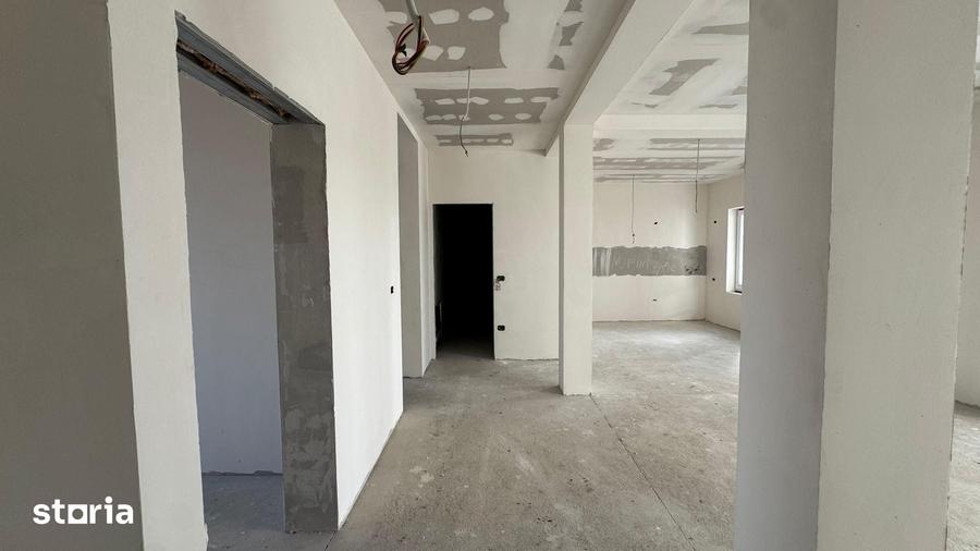 Apartament cu 3 camere decomandat în Torontalului