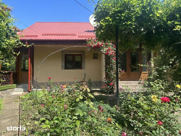 Casă cu 2 camere cu Teren 620 Mp în Piatra Șoimului