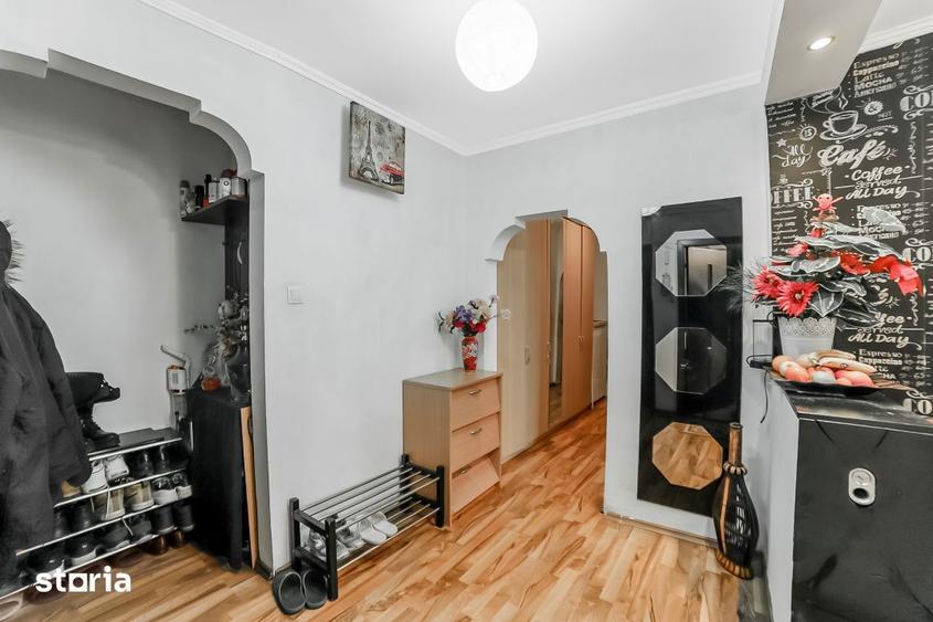 Apartament cu 4 camere semidecomandat, mobilat în Titan