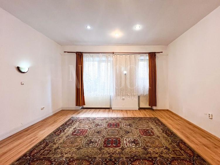 Apartament cu 3 camere decomandat în Gruia