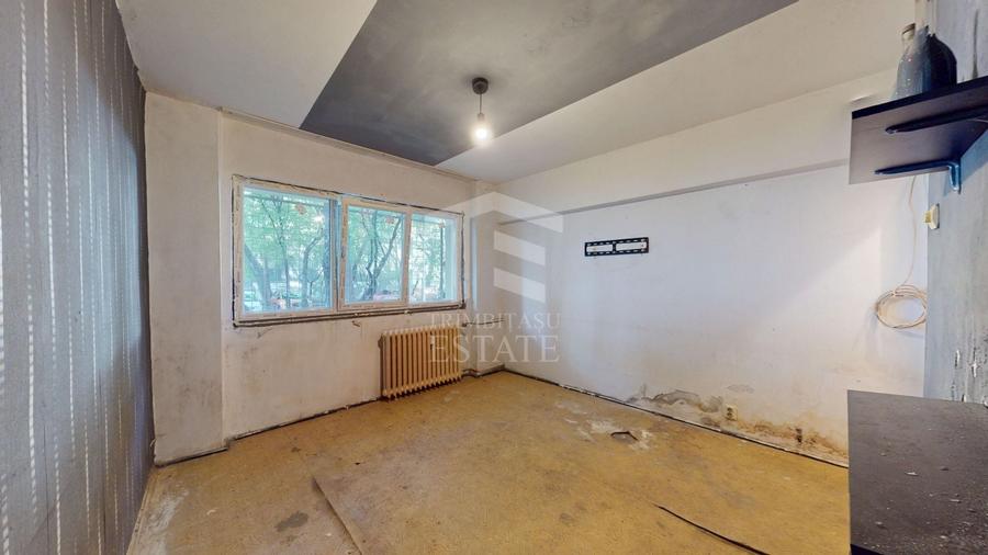 Apartament cu 3 camere decomandat în Colentina