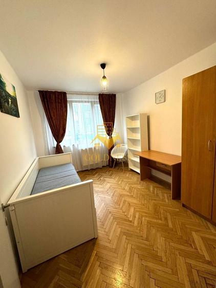 Apartament cu 3 camere decomandat, mobilat în Central — fotografia 1