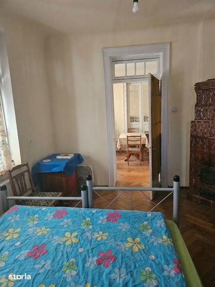 Apartament cu 5 camere, mobilat în Unirii