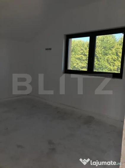 Casă cu 4 camere cu Teren 750 Mp în Central