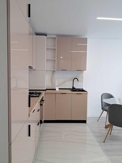 Apartament cu 2 camere semidecomandat, mobilat în Apărătorii Patriei