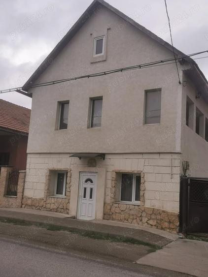 Casă cu 6 camere în Aghireșu
