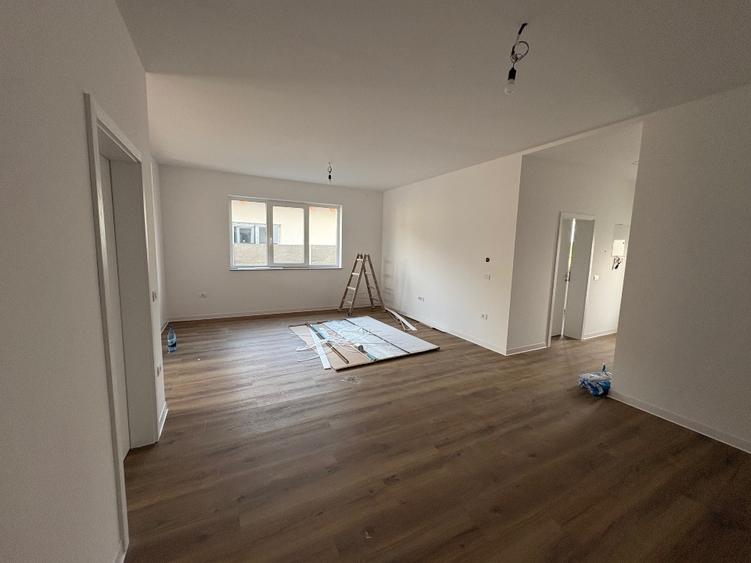 Duplex cu 3 camere cu Canalizare în Moșnița Nouă