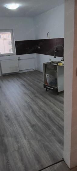 Apartament cu 3 camere decomandat în Iosia
