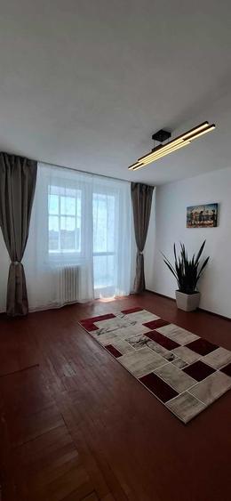 Apartament cu 2 camere semidecomandat în Gara de Nord