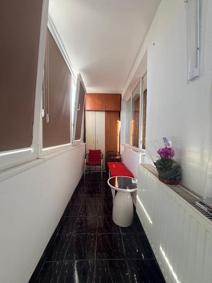 Apartament semidecomandat în Baba Novac
