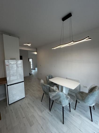 Apartament cu 2 camere decomandat, mobilat în Intim