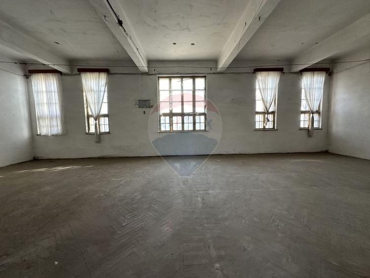 Spațiu comercial, de 2,500 mp, în Ultracentral