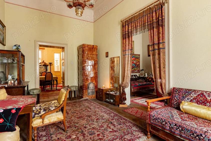 Casă cu 6 camere cu Teren 600 Mp în Ultracentral