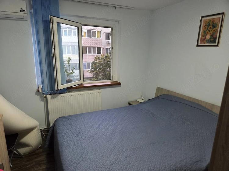Apartament cu 3 camere semidecomandat în Central