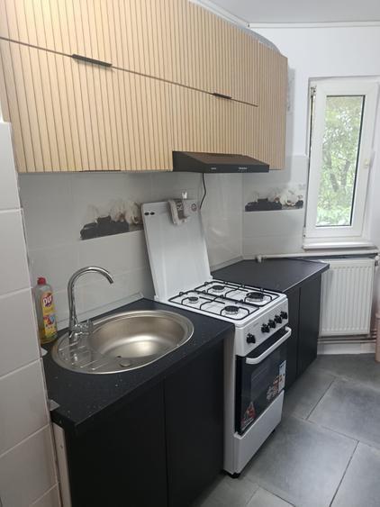 Garsonieră decomandată în Vărsătura