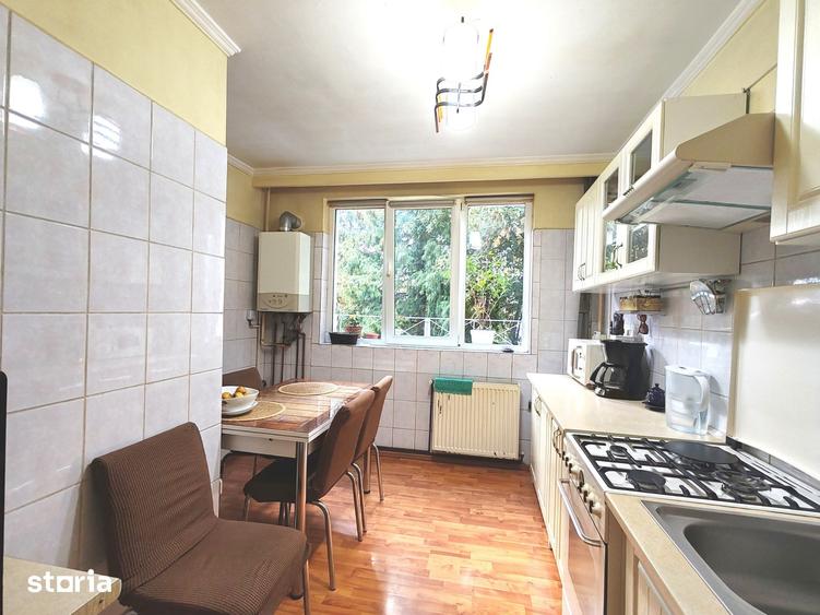 Apartament cu 3 camere semidecomandat în Negru Vodă