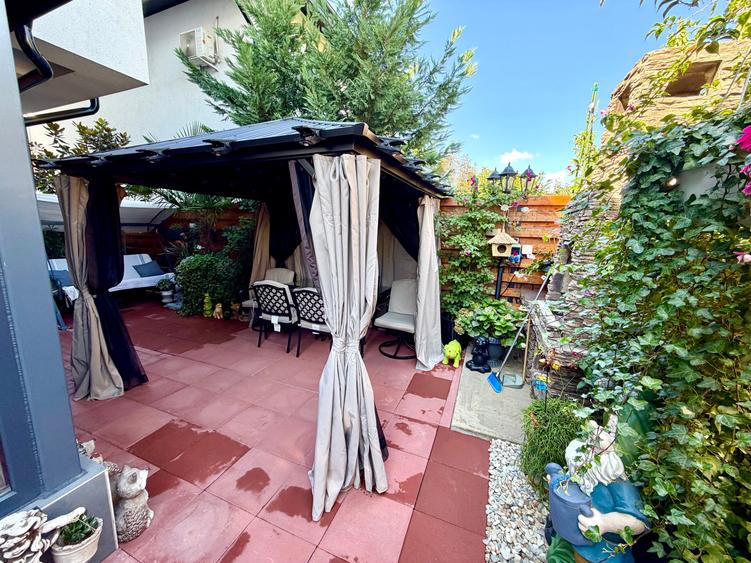 Casă individuală cu 5 camere cu Canalizare în Sud