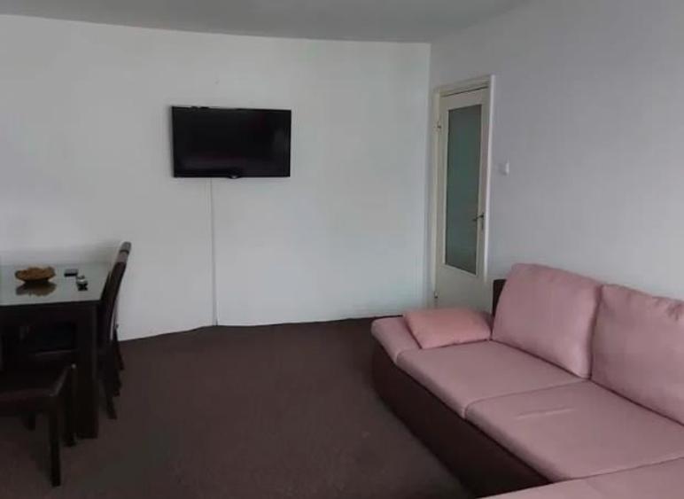 Apartament cu 2 camere nedecomandat în Tipografilor
