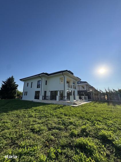 Casă cu 7 camere cu Teren 1146 Mp în Crevedia