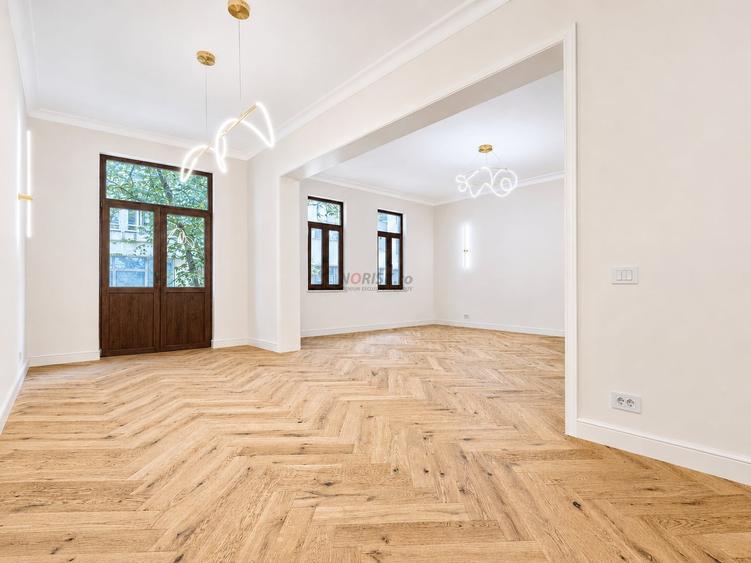 Apartament cu 4 camere decomandat în Ștefan cel Mare