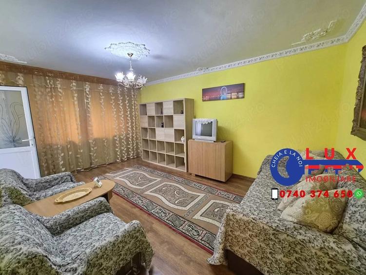 Apartament cu 3 camere decomandat în E3